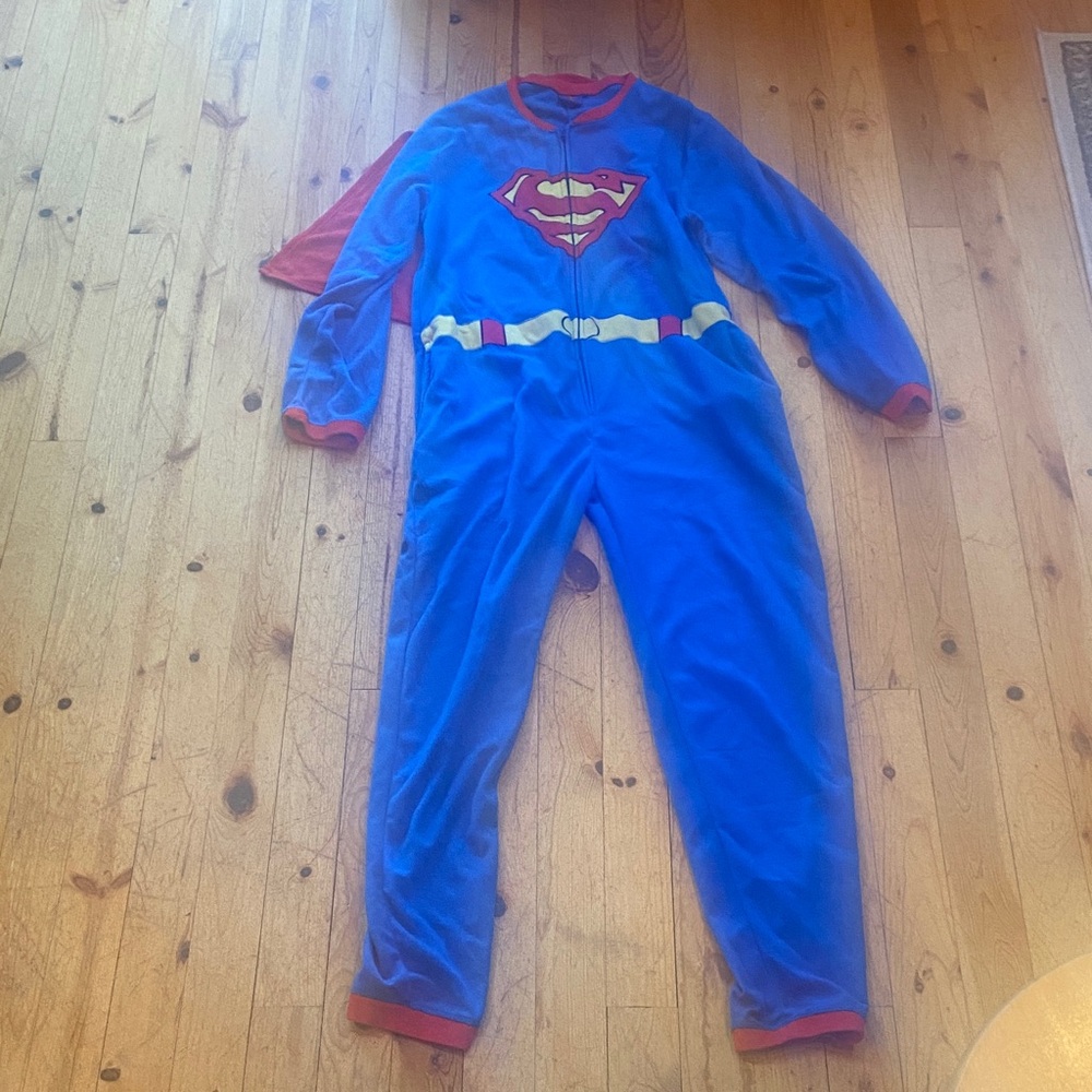 DC Comics Superman Costume detachable cape and pockets